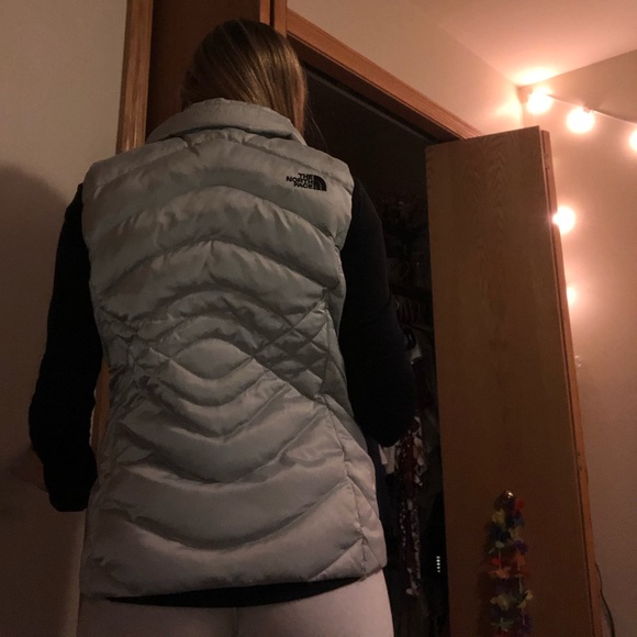 The North Face Silver Women’s Vest - Picture 3 of 5